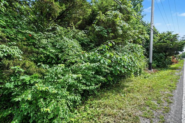 5986 Mount View Rd, Antioch, TN 37013
