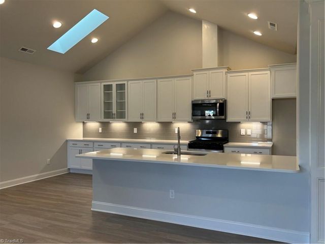 1095 Beechcraft Drive, Mebane, NC 27302