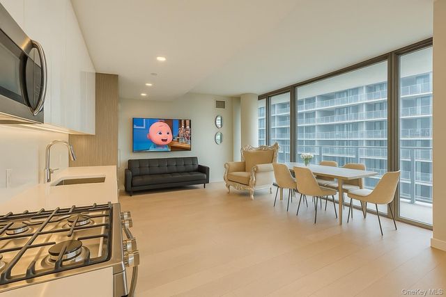 131-01 40th Road 11A, Flushing, NY 11354