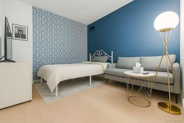 131-01 40th Road 11A, Flushing, NY 11354