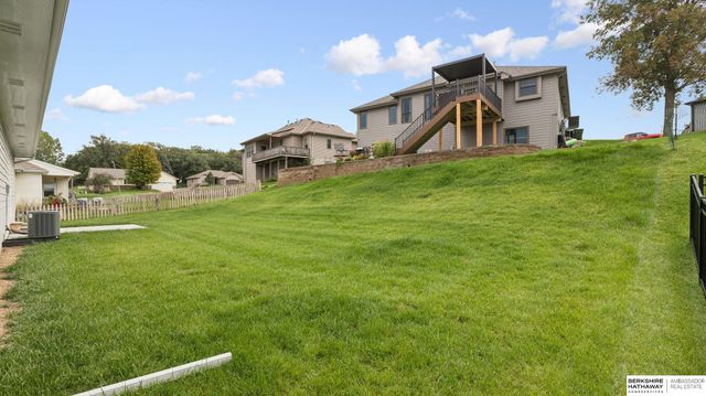 808 Grandview Drive, Louisville, NE 68037