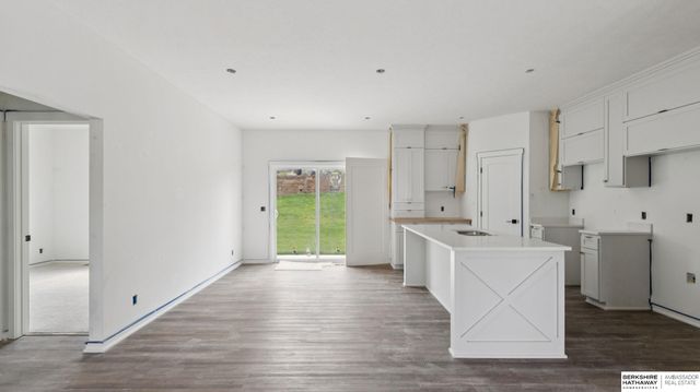 808 Grandview Drive, Louisville, NE 68037