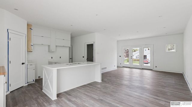 808 Grandview Drive, Louisville, NE 68037