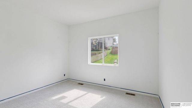 808 Grandview Drive, Louisville, NE 68037