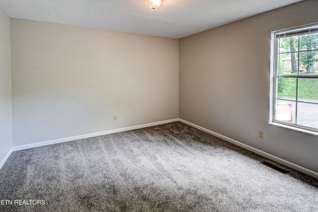 2103 Creekside Way, Jefferson City, TN 37760