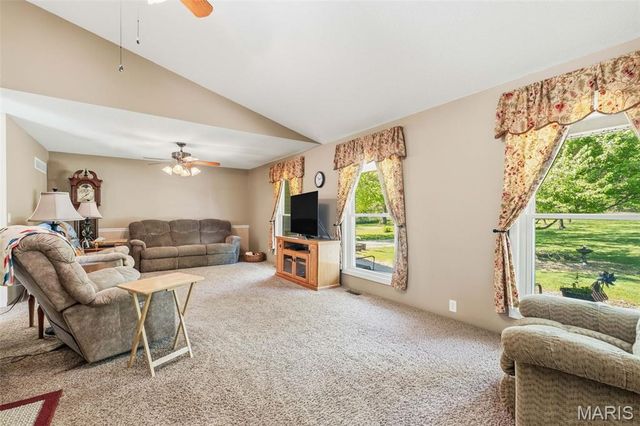29302 Meadowlark S, Warrenton, MO 63383