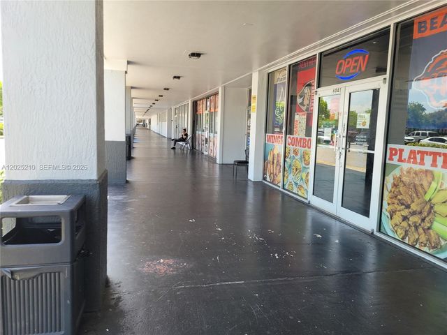 6935 Taft, Hollywood, FL 33125