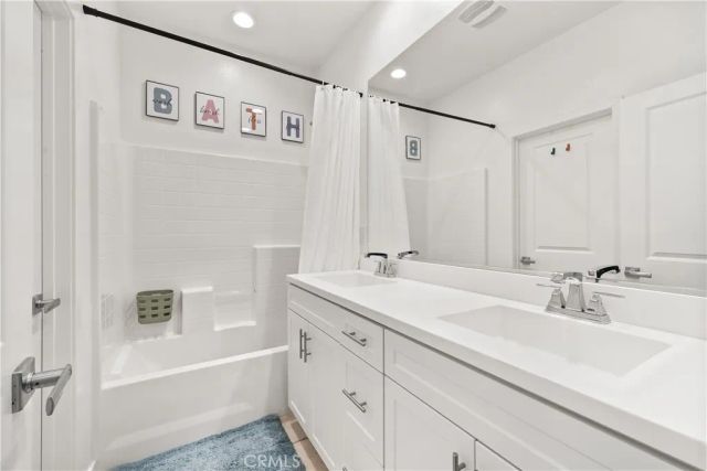 28687 Jardineras, Valencia, CA 91354