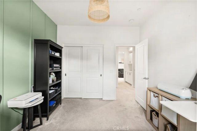 28687 Jardineras, Valencia, CA 91354