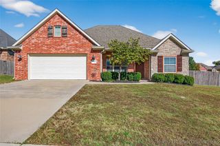 5526 Nottingham Place, Bartlesville, OK 74006