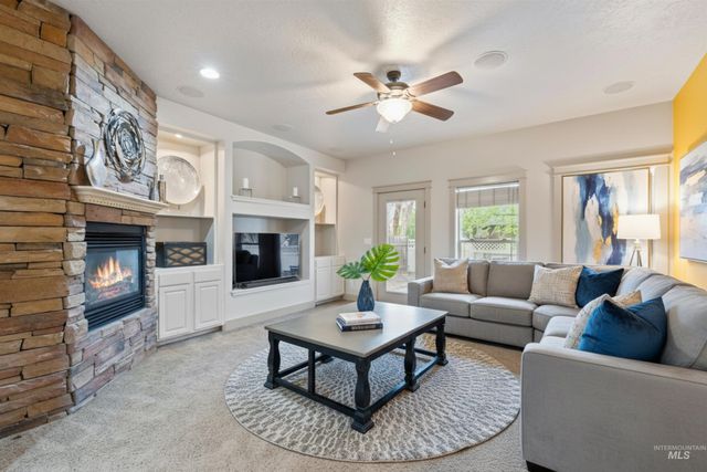 1896 E Meadow Creek Dr, Meridian, ID 83646