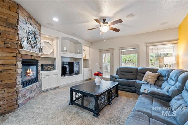 1896 E Meadow Creek Dr, Meridian, ID 83646