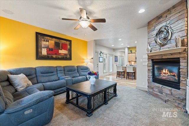 1896 E Meadow Creek Dr, Meridian, ID 83646