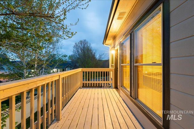 1896 E Meadow Creek Dr, Meridian, ID 83646