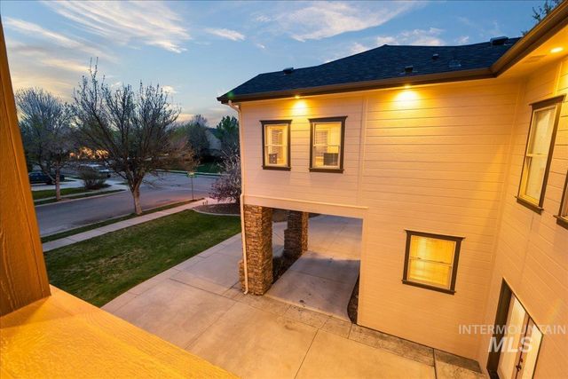 1896 E Meadow Creek Dr, Meridian, ID 83646