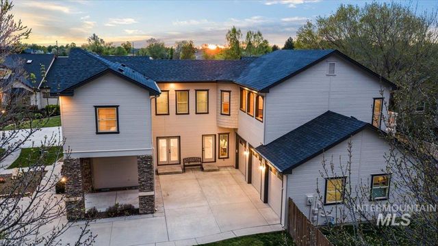 1896 E Meadow Creek Dr, Meridian, ID 83646