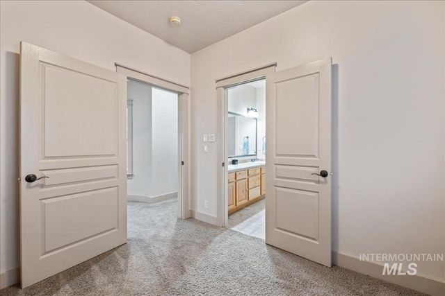 1896 E Meadow Creek Dr, Meridian, ID 83646