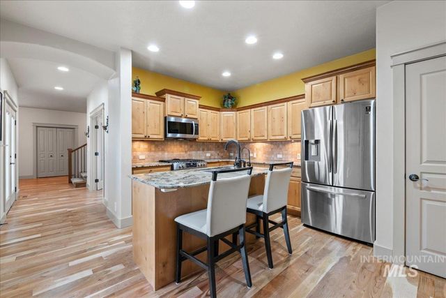 1896 E Meadow Creek Dr, Meridian, ID 83646