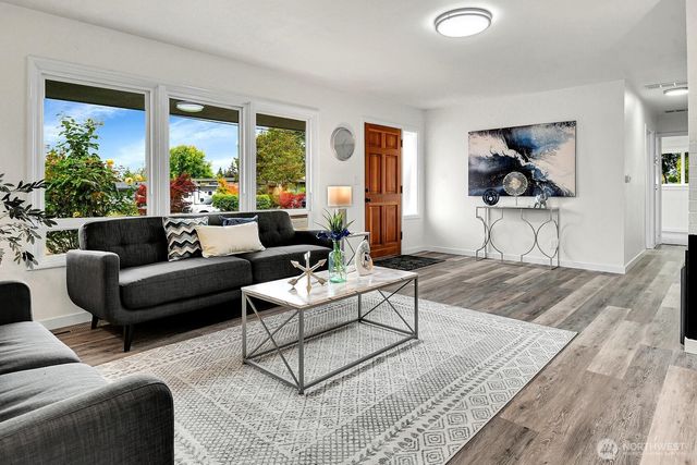 1321 N Skyline Drive, Tacoma, WA 98406