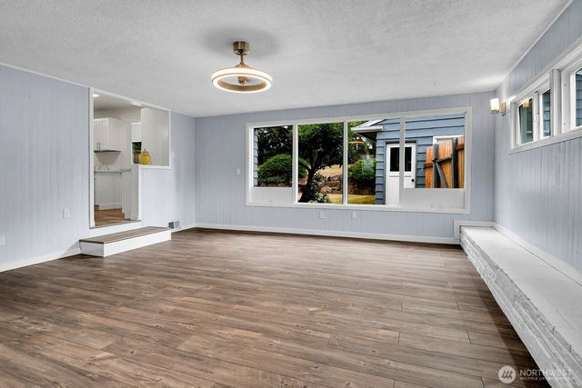 1321 N Skyline Drive, Tacoma, WA 98406