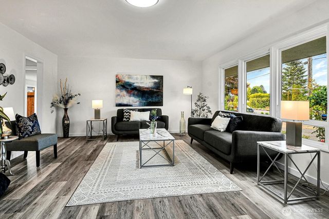 1321 N Skyline Drive, Tacoma, WA 98406
