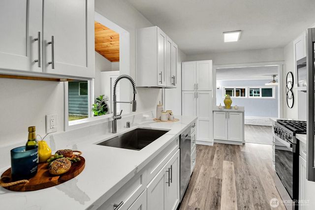 1321 N Skyline Drive, Tacoma, WA 98406