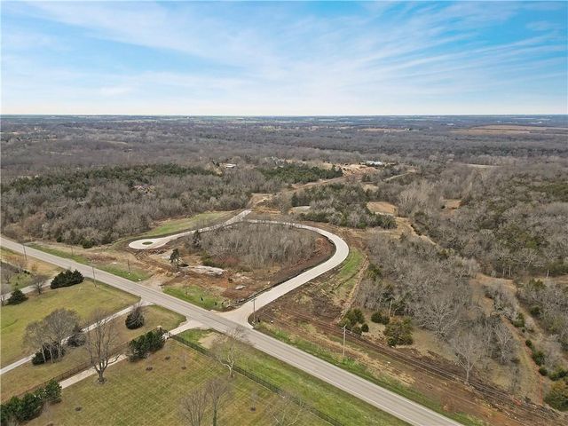 7102 W 185th Terrace, Overland Park, KS 66085