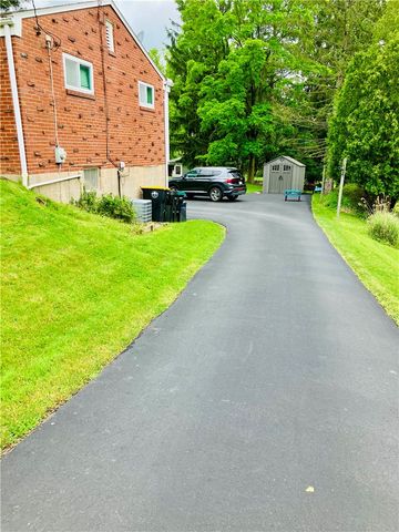 1044 Delaware Ave, Bethel Park, PA 15102