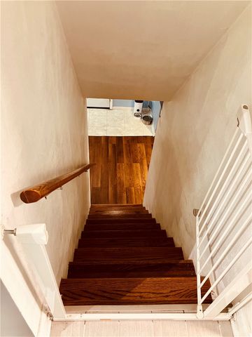 1044 Delaware Ave, Bethel Park, PA 15102