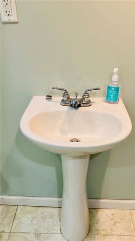 1044 Delaware Ave, Bethel Park, PA 15102