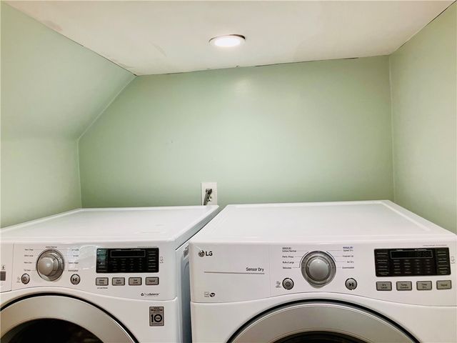 1044 Delaware Ave, Bethel Park, PA 15102