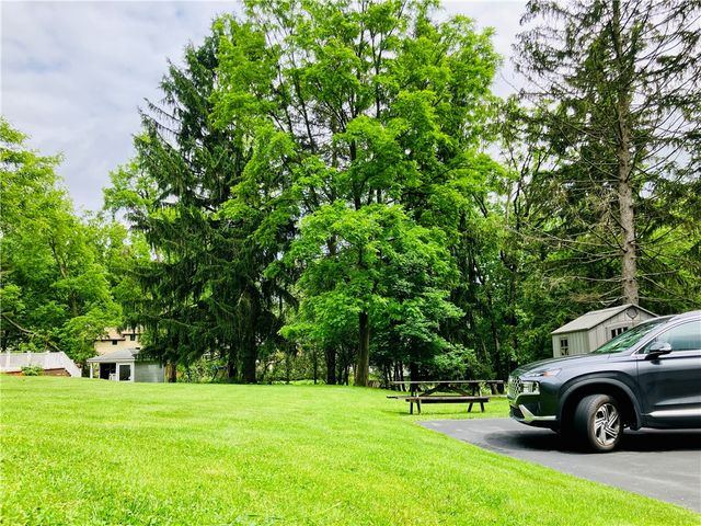 1044 Delaware Ave, Bethel Park, PA 15102