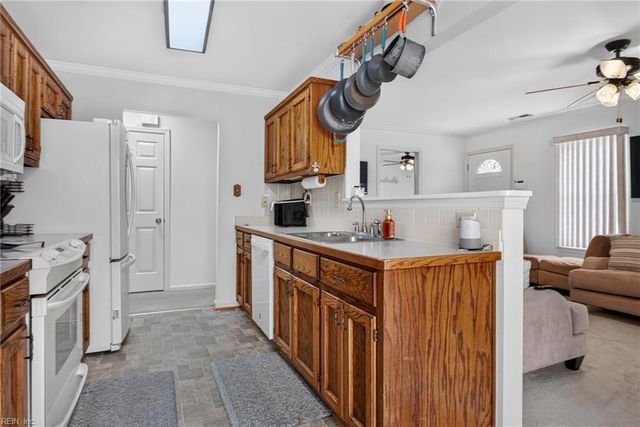 1368 Beacons Reach DR, Virginia Beach, VA 23454