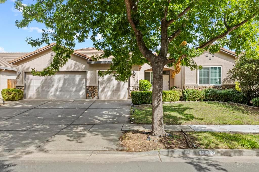 1877 Stabler Park Dr, Yuba City, CA 95993