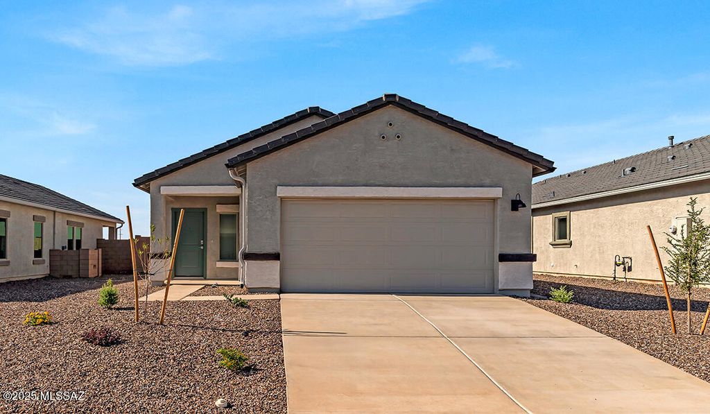 10035 N Bakeri Drive N, Marana, AZ 85653