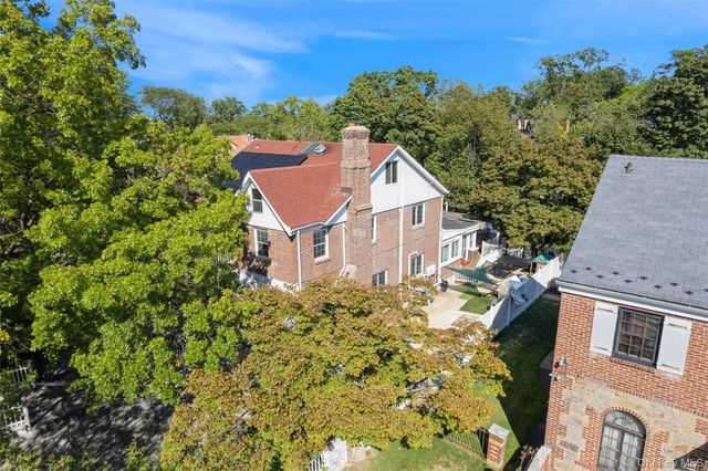 82-27 Utopia Parkway, Jamaica Estates, NY 11432