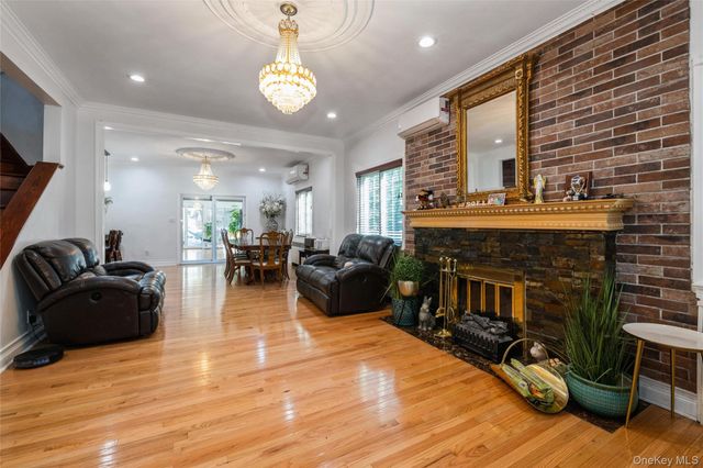82-27 Utopia Parkway, Jamaica Estates, NY 11432