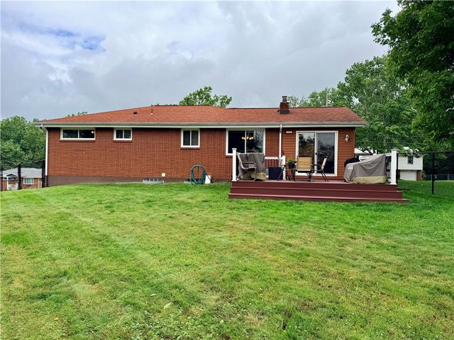62 Observatory St, Manor, PA 15665