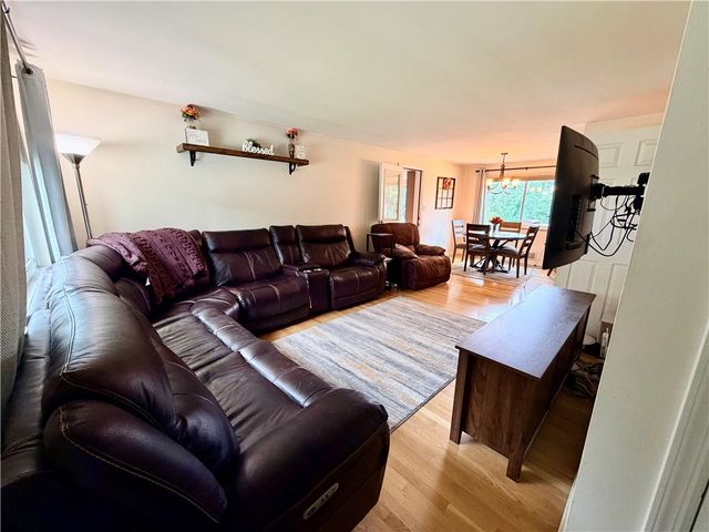 62 Observatory St, Manor, PA 15665