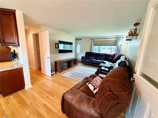 62 Observatory St, Manor, PA 15665