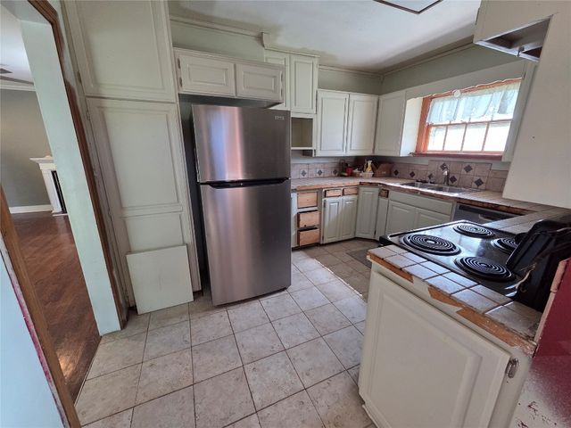 1103 S Hadden Avenue, El Reno, OK 73036