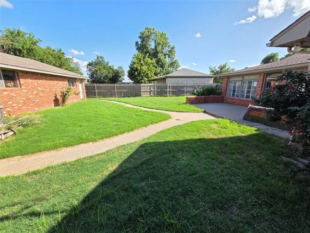 1103 S Hadden Avenue, El Reno, OK 73036