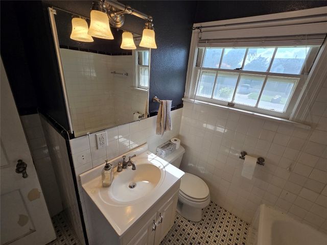 1103 S Hadden Avenue, El Reno, OK 73036