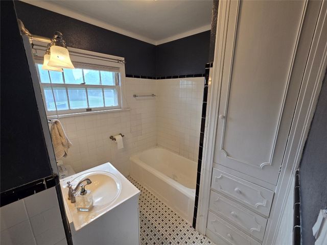 1103 S Hadden Avenue, El Reno, OK 73036