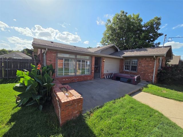 1103 S Hadden Avenue, El Reno, OK 73036
