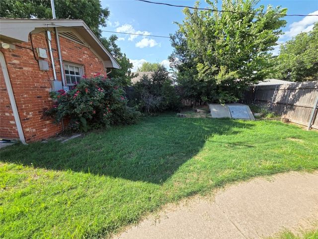 1103 S Hadden Avenue, El Reno, OK 73036