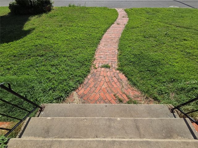1103 S Hadden Avenue, El Reno, OK 73036