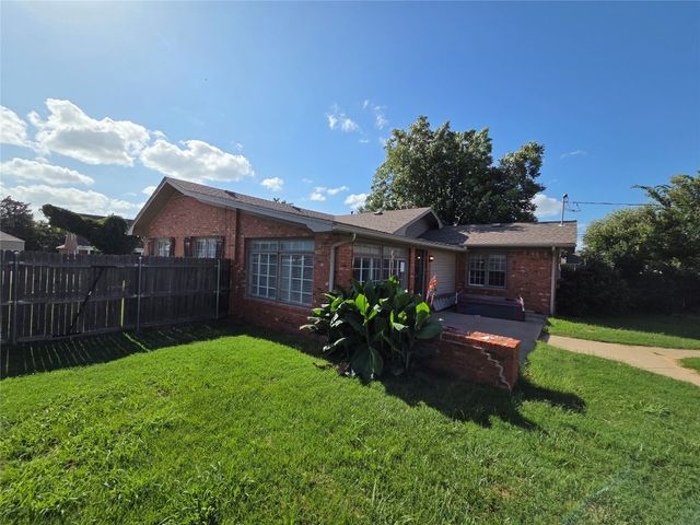 1103 S Hadden Avenue, El Reno, OK 73036
