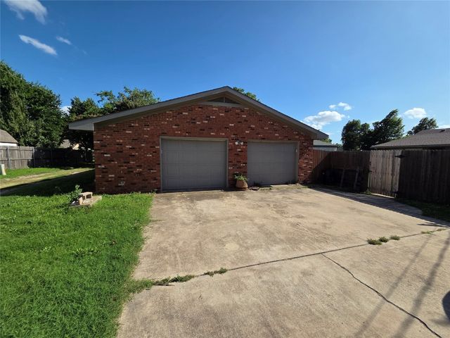 1103 S Hadden Avenue, El Reno, OK 73036