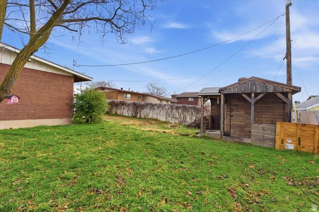 191 W 2300 N, Sunset, UT 84015